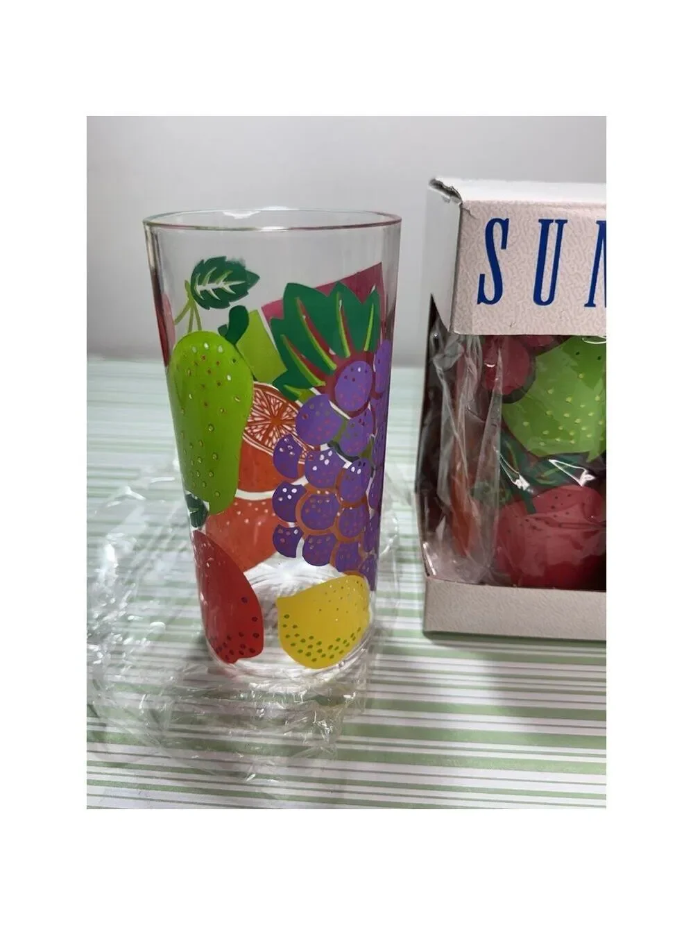 Vintage Acrylic Drink Ware Glasses Set Of 4 Coolers Fruit Colors 19 oz